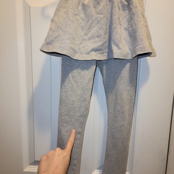 Girls' sized 3T gray leggings with attached skirt - Picture 4 of 7